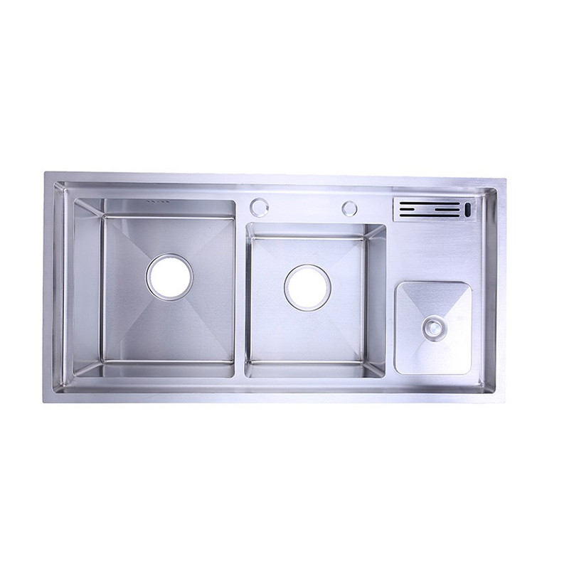 9145 Three-bowl kitchen sink